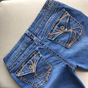 👖Silver JEANS Suki Surplus Bootcut 28👢